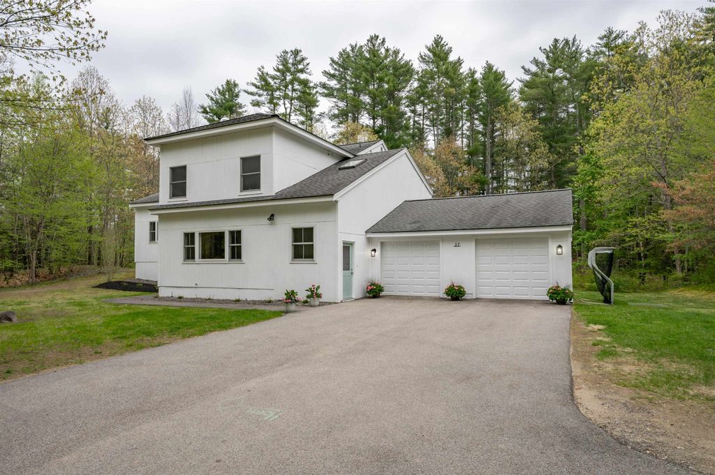Photo of 27 Pierce Lane, Hollis, NH 03049 (MLS # 5089261)