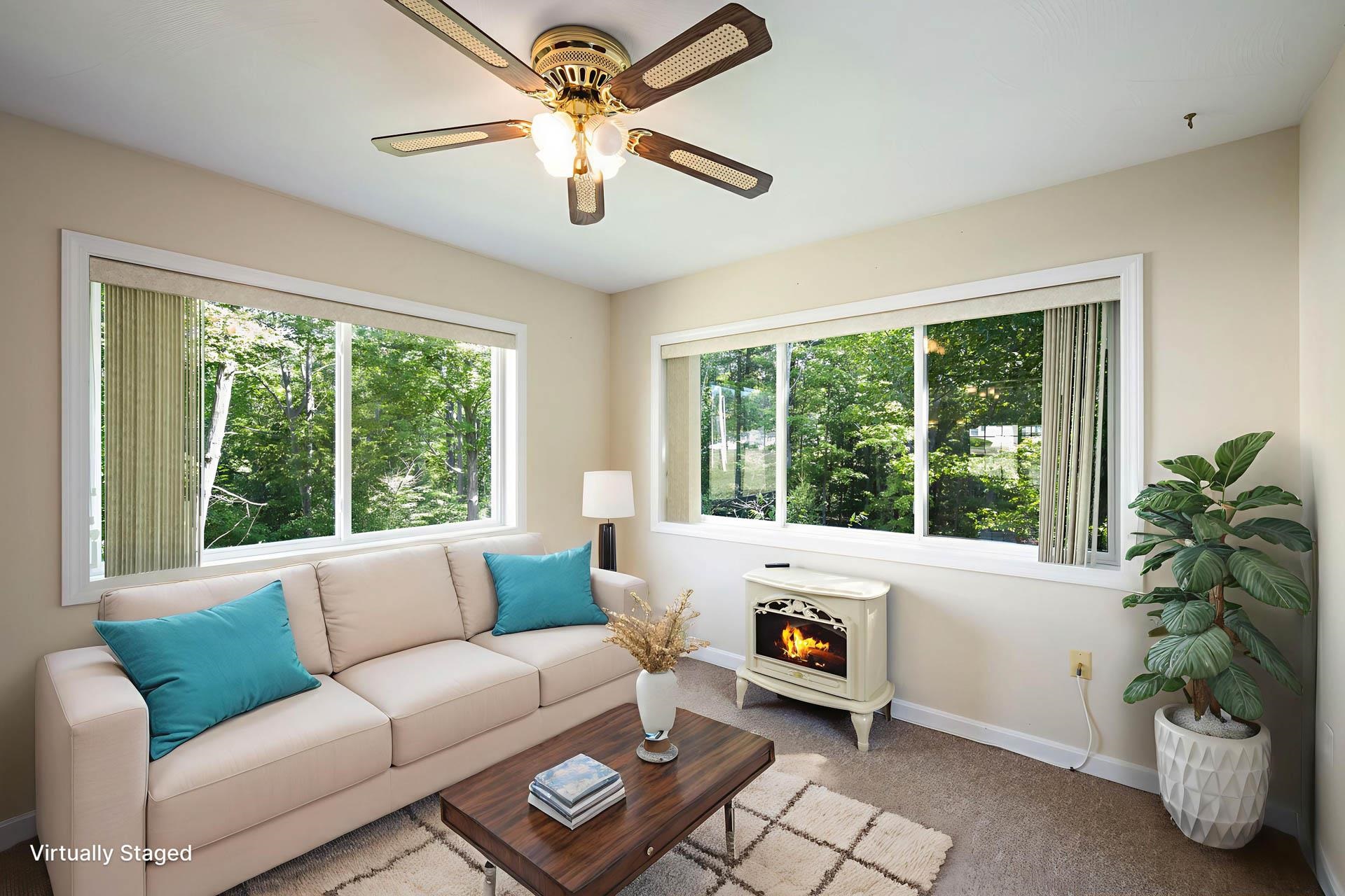 Londonderry, New Hampshire 03053, United States, 2 Bedrooms Bedrooms, ,2 BathroomsBathrooms,Residential,Pending,190437