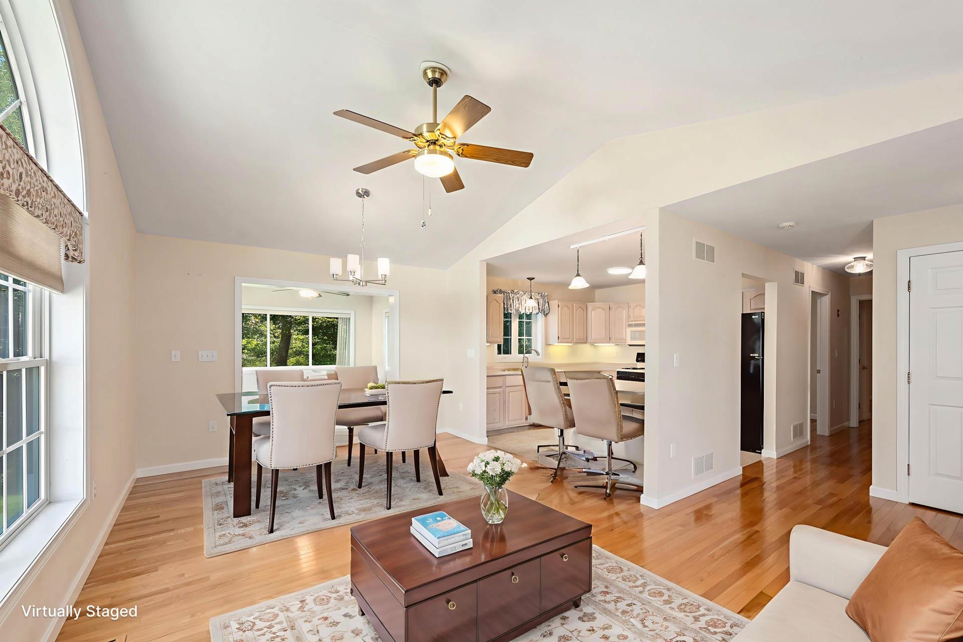 Londonderry, New Hampshire 03053, United States, 2 Bedrooms Bedrooms, ,2 BathroomsBathrooms,Residential,Pending,190437