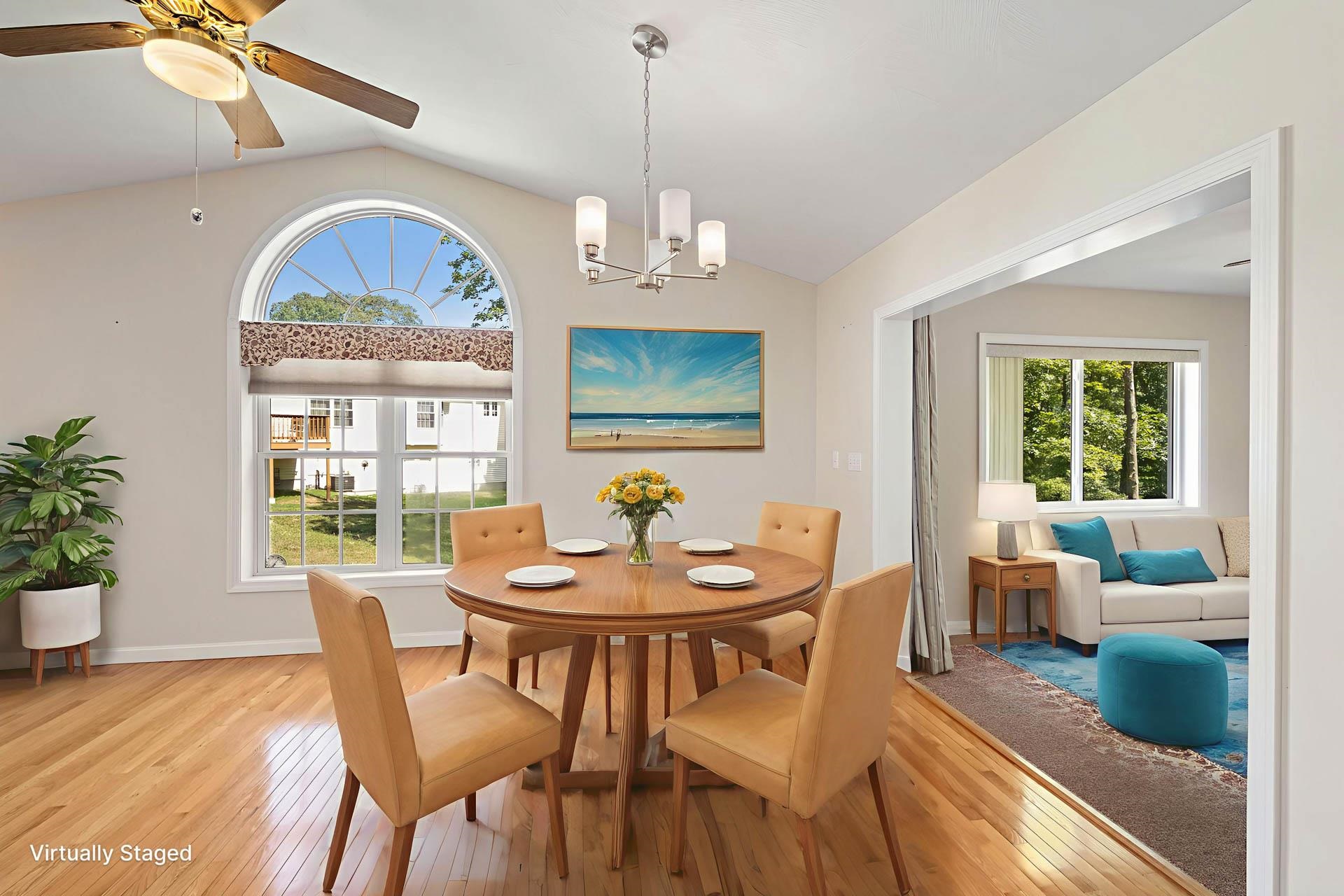 Londonderry, New Hampshire 03053, United States, 2 Bedrooms Bedrooms, ,2 BathroomsBathrooms,Residential,Pending,190437