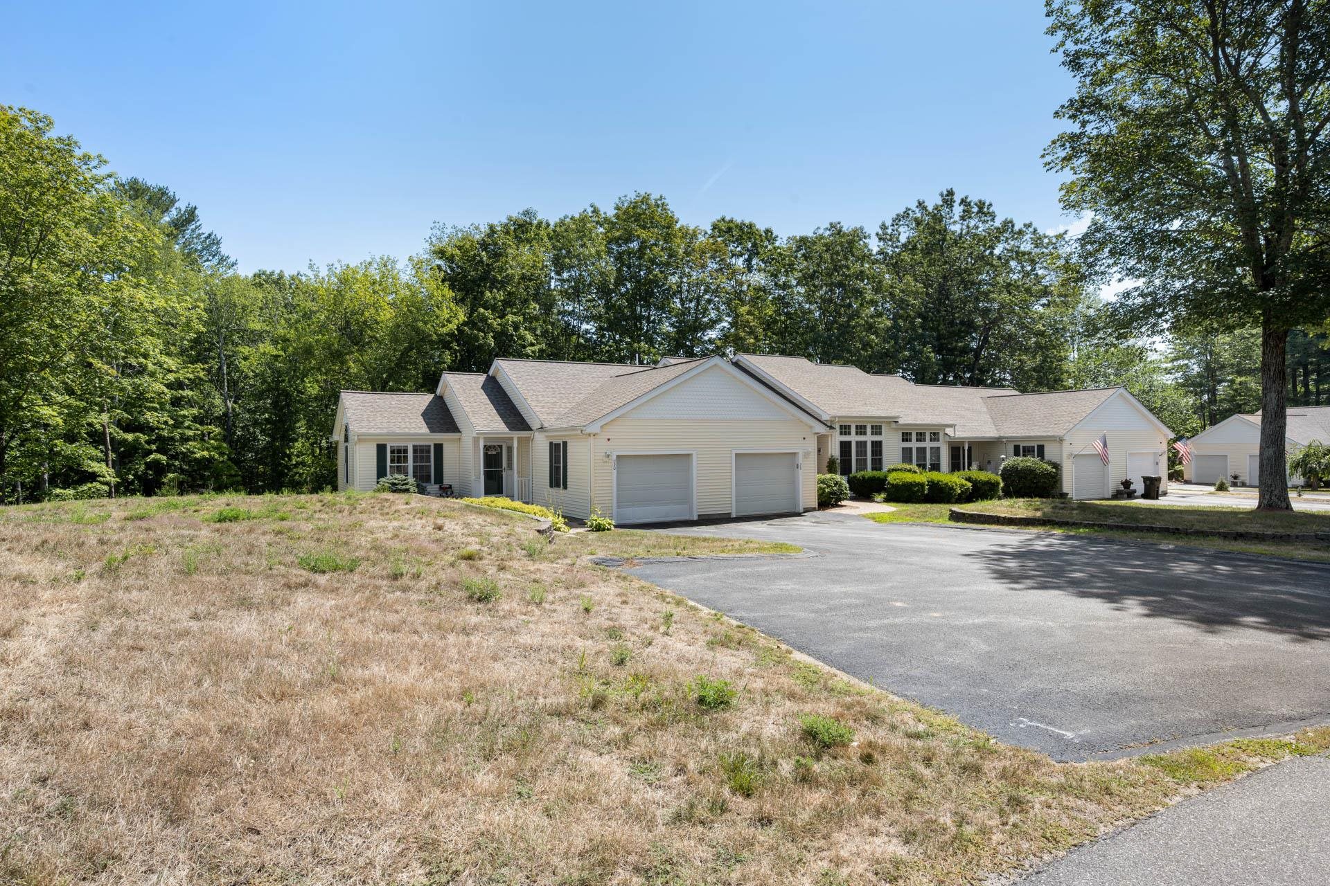Londonderry, New Hampshire 03053, United States, 2 Bedrooms Bedrooms, ,2 BathroomsBathrooms,Residential,Pending,190437