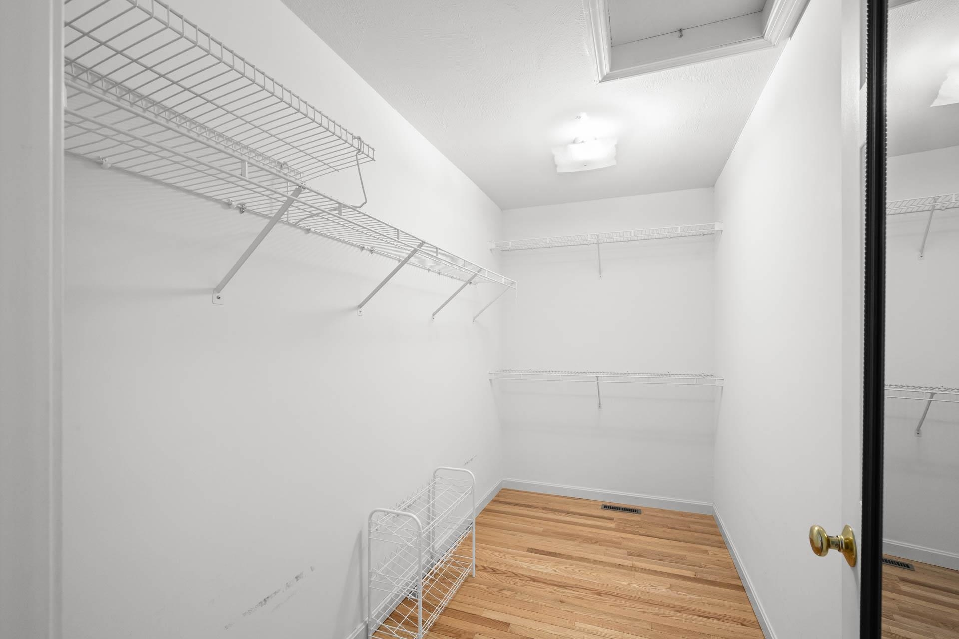 Londonderry, New Hampshire 03053, United States, 2 Bedrooms Bedrooms, ,2 BathroomsBathrooms,Residential,Pending,190437