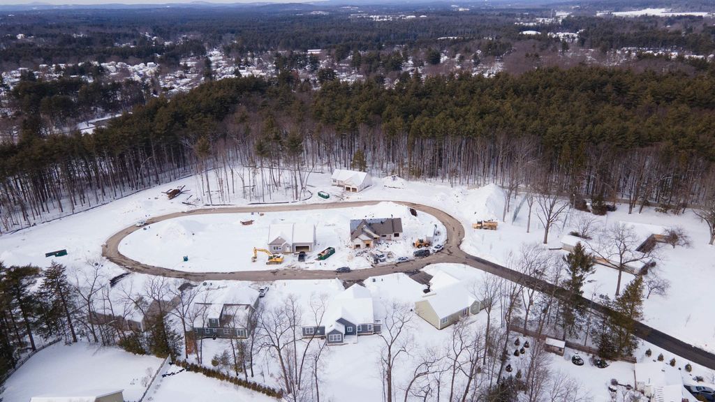 Photo of 16 Juliana Avenue, Nashua, NH 03064 (MLS # 5071797)