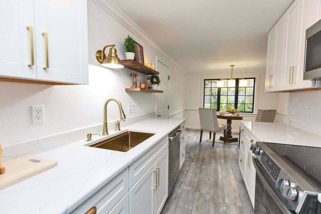 Photo of 1 Colonial Square #1, Peterborough, NH 03458 (MLS # 5066755)