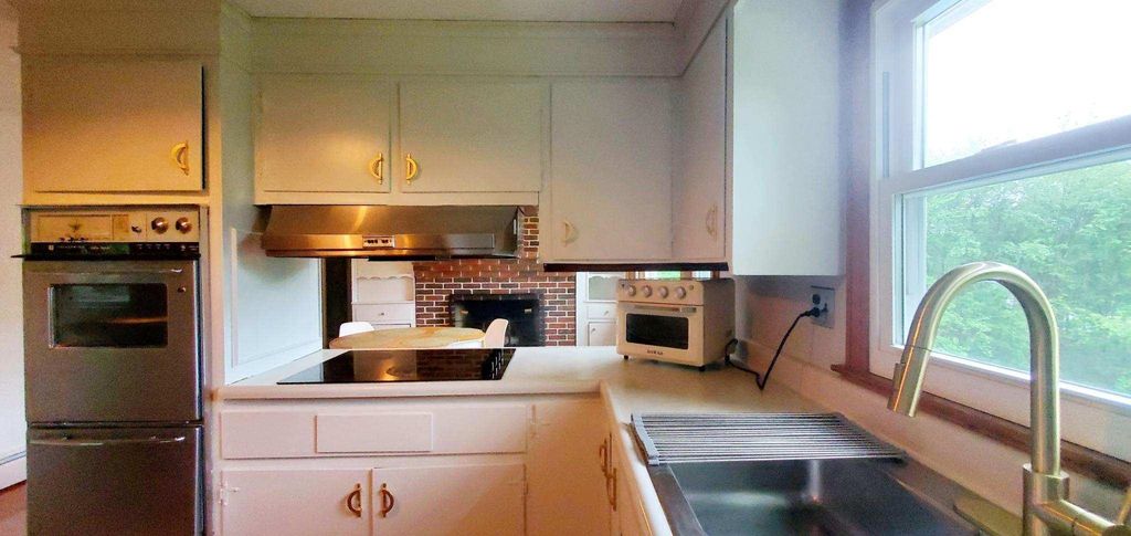 Photo of 5 Maple Avenue, Atkinson, NH 03811 (MLS # 5071626)