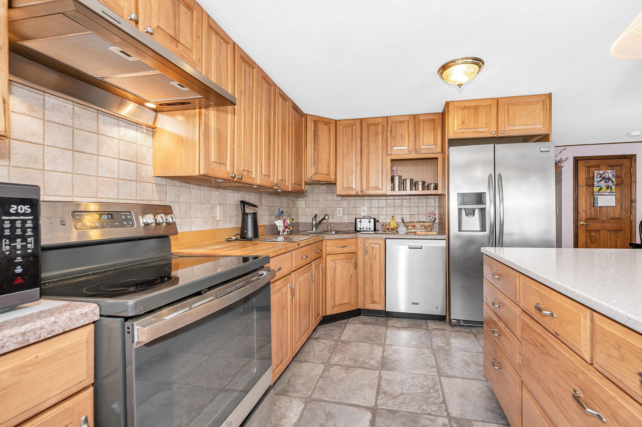 5 axle tree Road 5