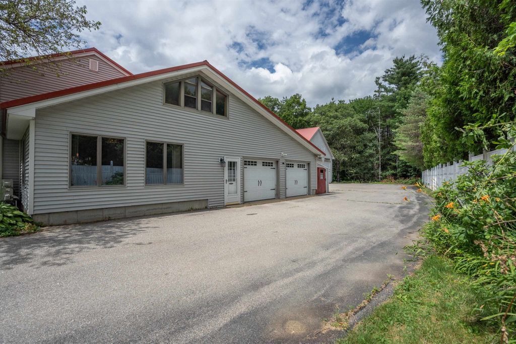 Photo of 25 Oak Hill Drive, Loudon, NH 03307 (MLS # 5086849)