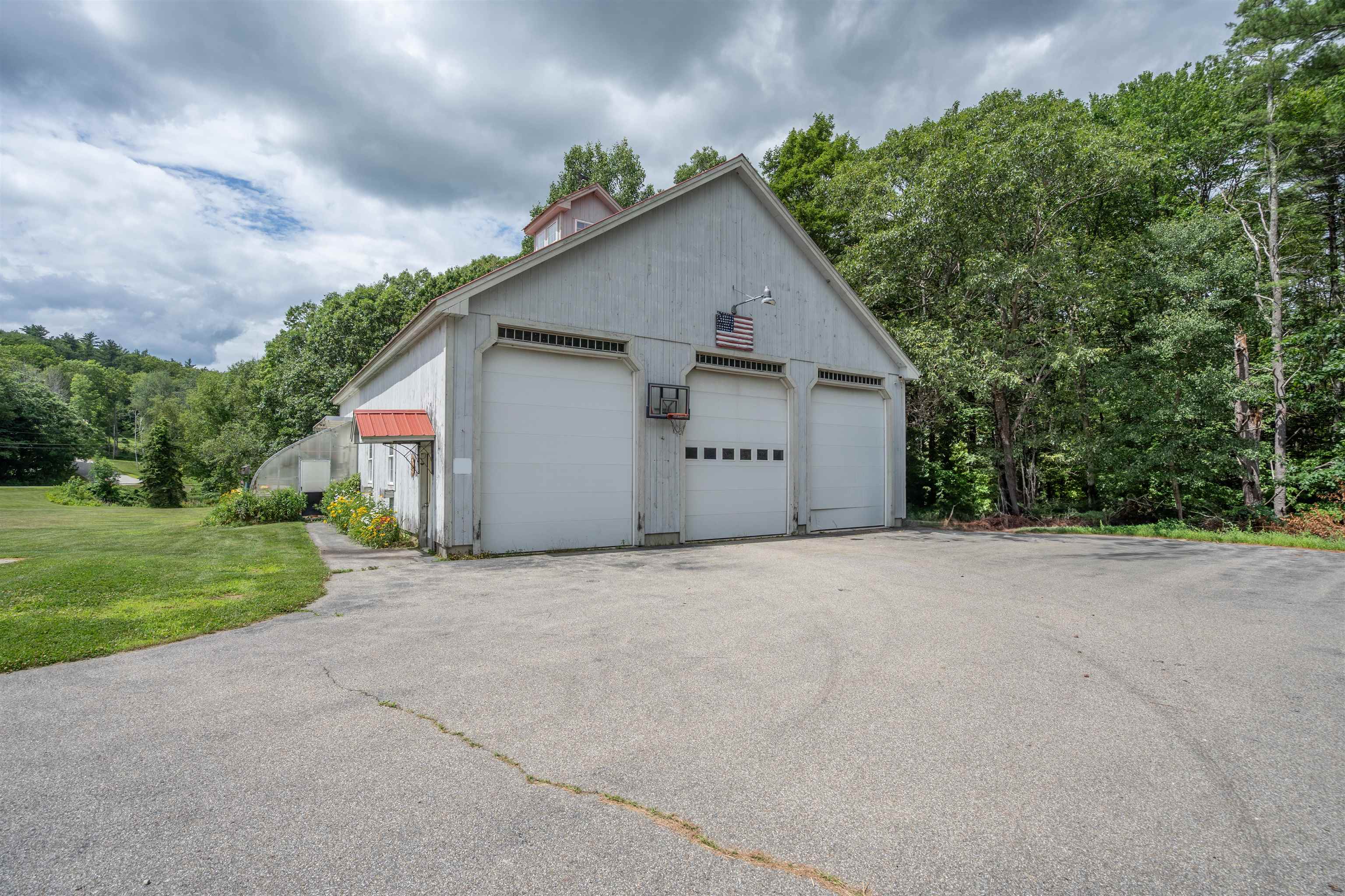 25 Oak Hill Drive