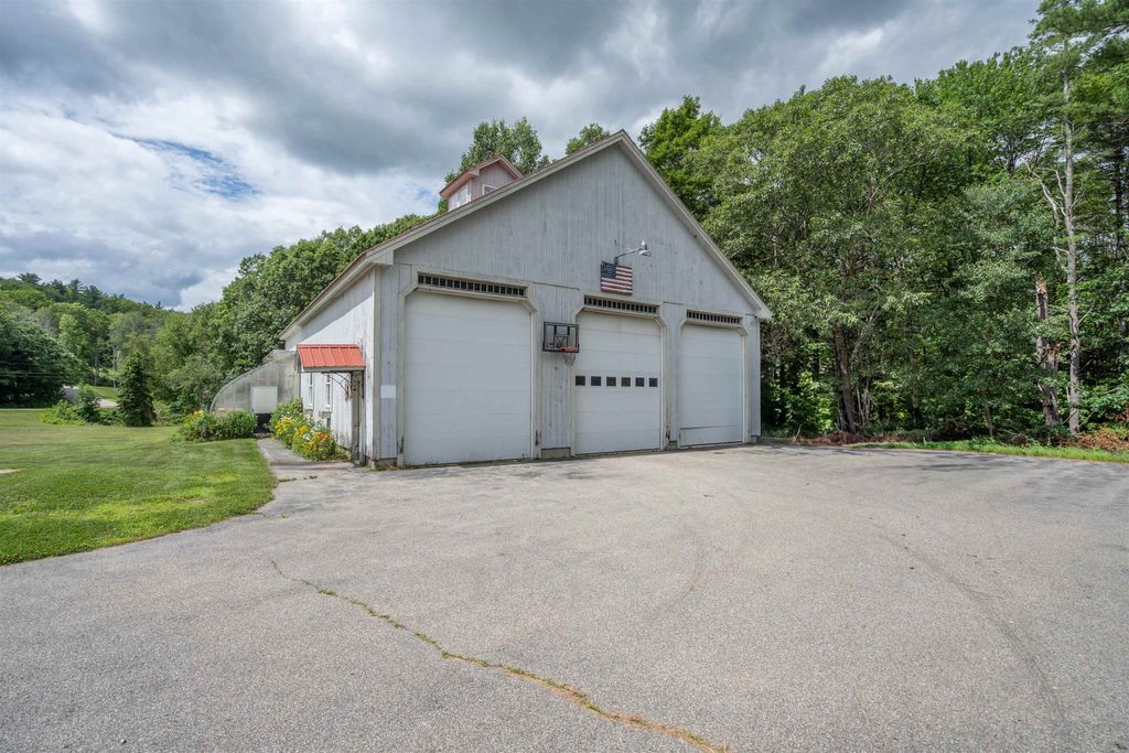Photo of 25 Oak Hill Drive, Loudon, NH 03307 (MLS # 5086849)
