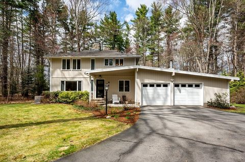 Photo of 3 Moss Lane, Madbury, NH 03823 (MLS # 5084745)