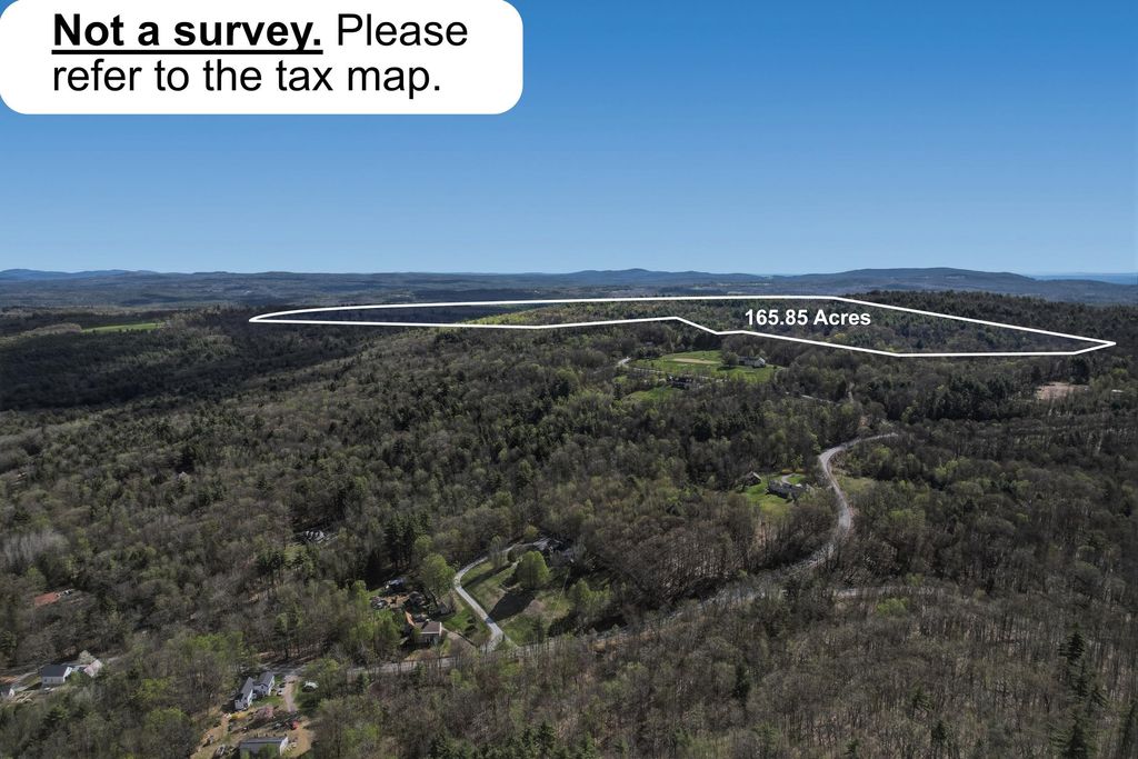 Photo of 4 Mullen Drive #4, Pittsfield, NH 03263 (MLS # 5088324)