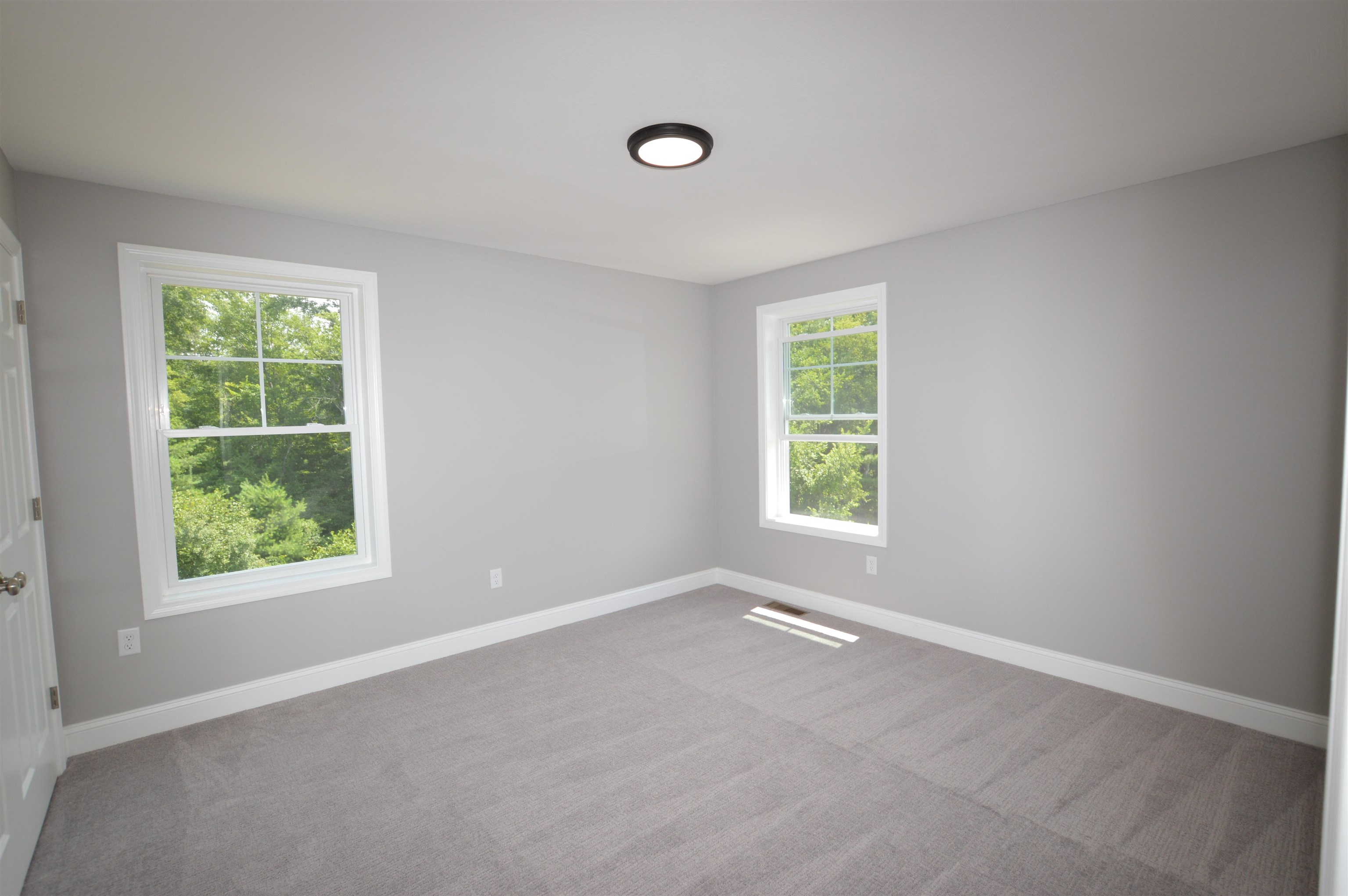 Concord, New Hampshire 03301, United States, 3 Bedrooms Bedrooms, ,3 BathroomsBathrooms,Residential,Active,146739