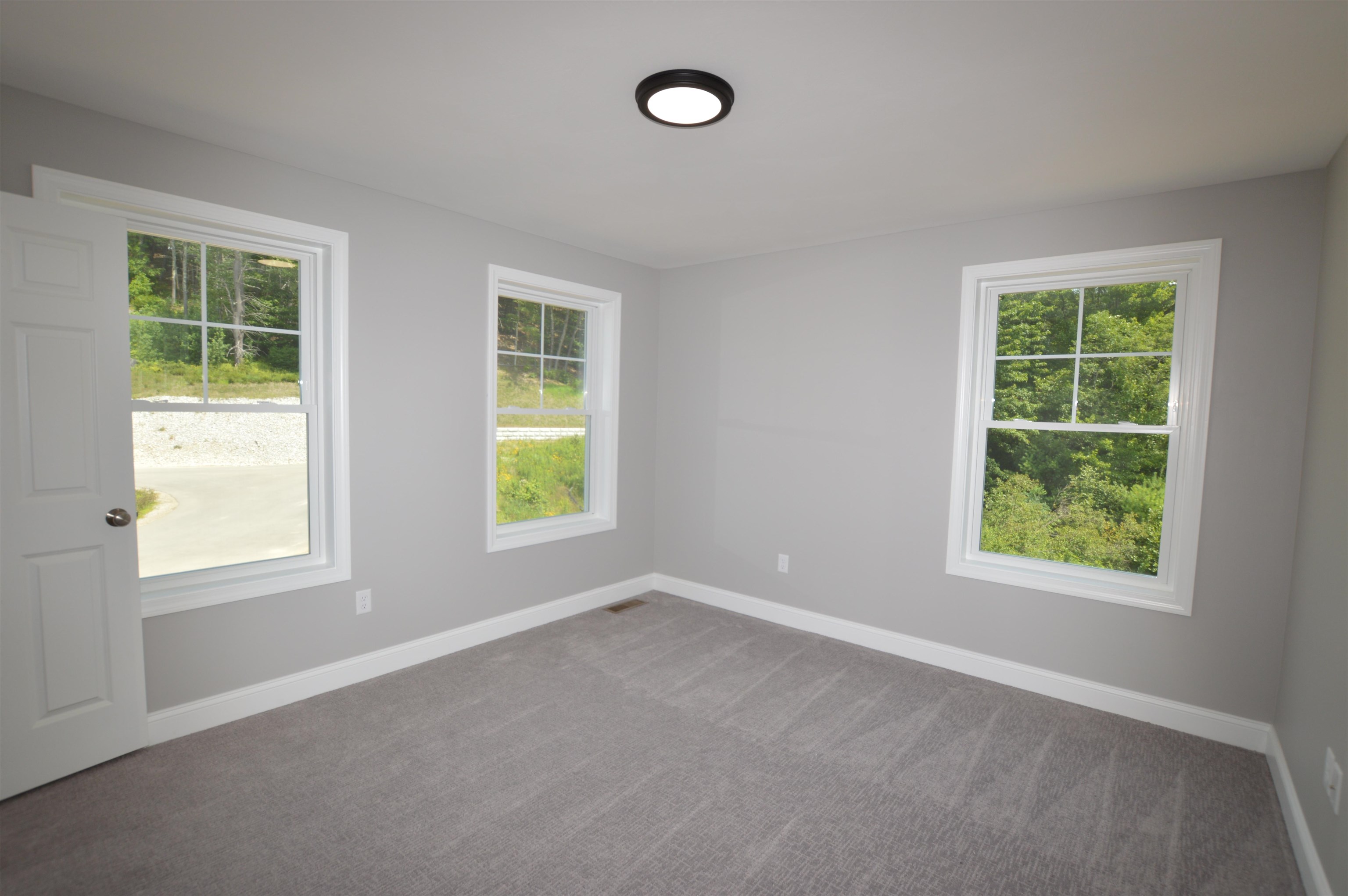 Concord, New Hampshire 03301, United States, 3 Bedrooms Bedrooms, ,3 BathroomsBathrooms,Residential,Active,146739