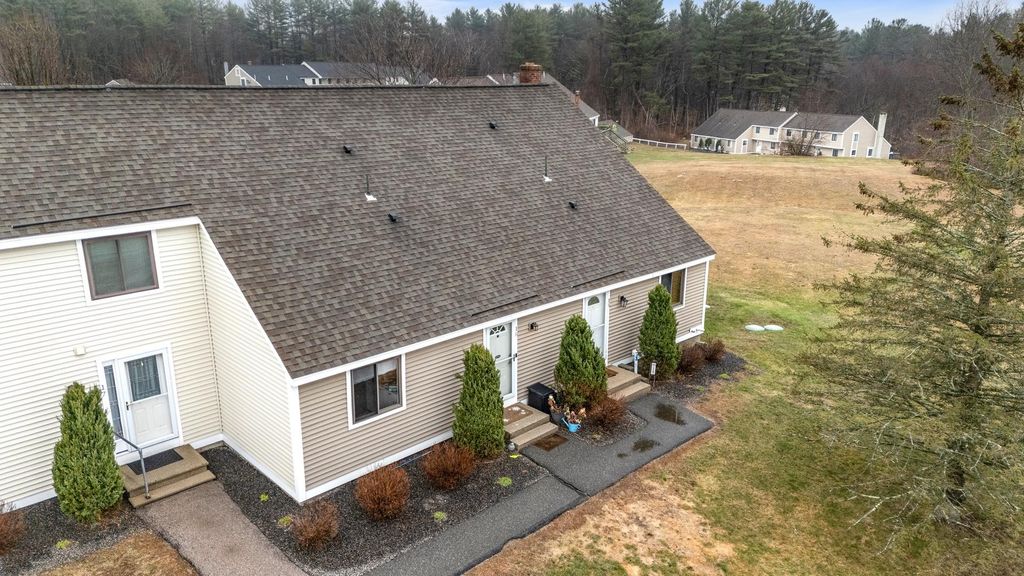 Photo of 15 Pendleton Lane, Londonderry, NH 03053 (MLS # 5081784)