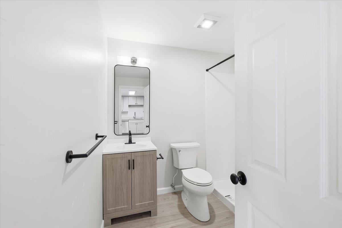 4 Knightsbridge Drive 206