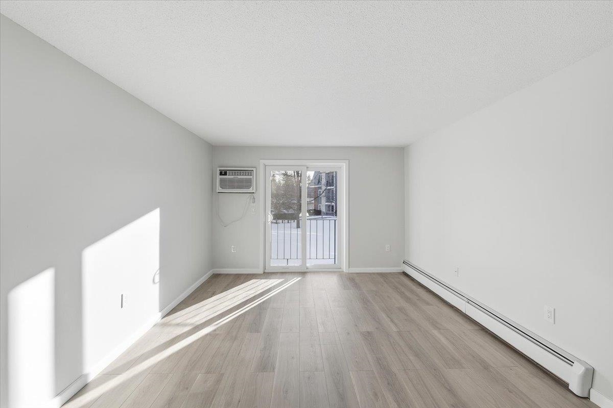 4 Knightsbridge Drive 206