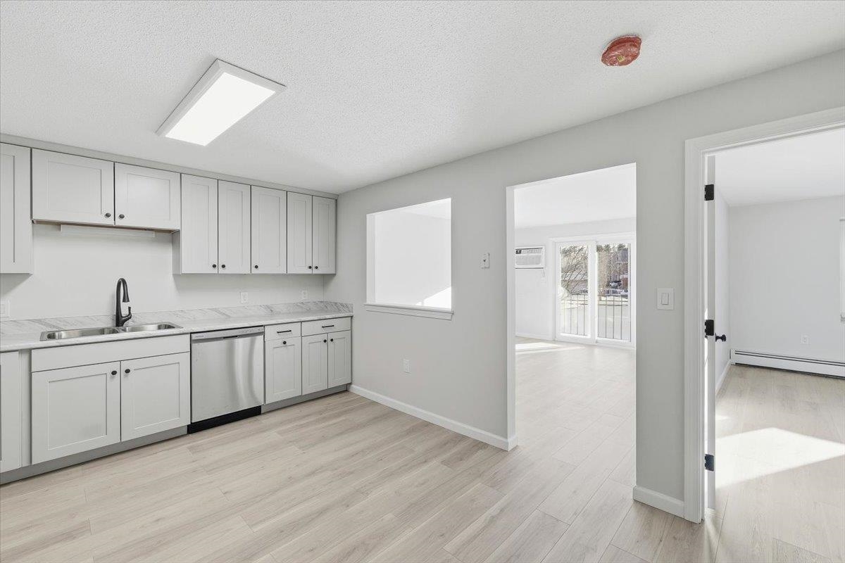 4 Knightsbridge Drive 206