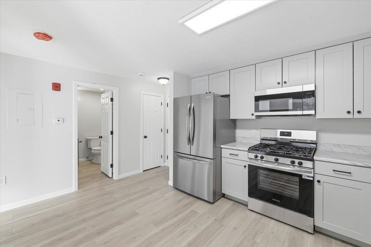 4 Knightsbridge Drive 206