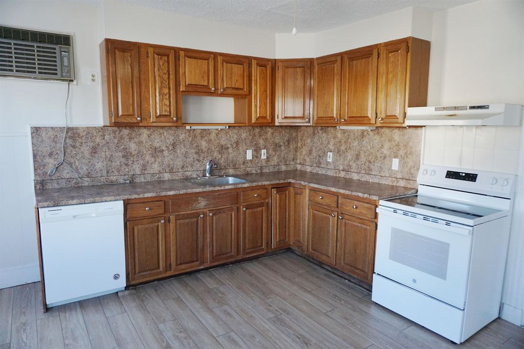 Photo of 39 Harvard Street #2, Nashua, NH 03060 (MLS # 5077929)