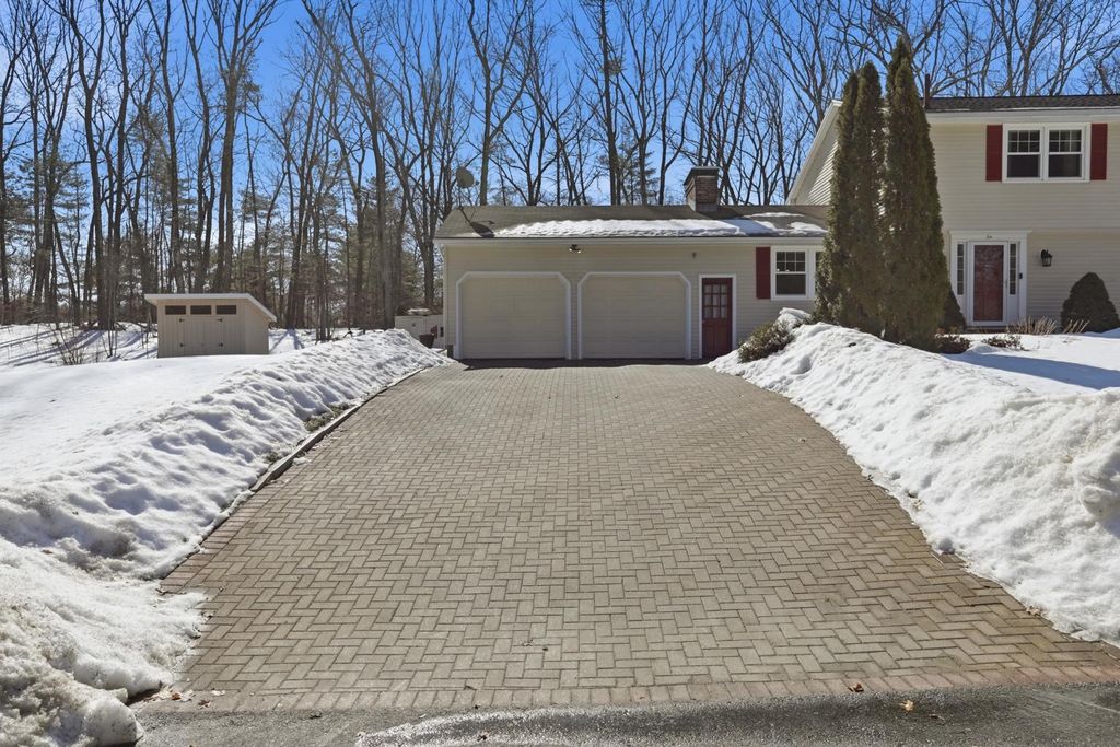 Photo of 10 Todd Road, Nashua, NH 03064 (MLS # 5079138)