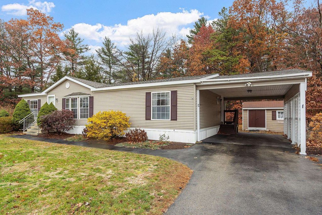 Photo of 34 Dianne Street, Nashua, NH 03062 (MLS # 5073653)