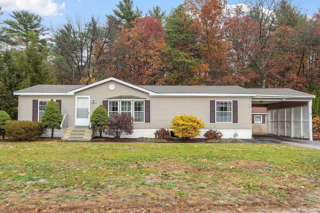 Photo of 34 Dianne Street, Nashua, NH 03062 (MLS # 5073653)