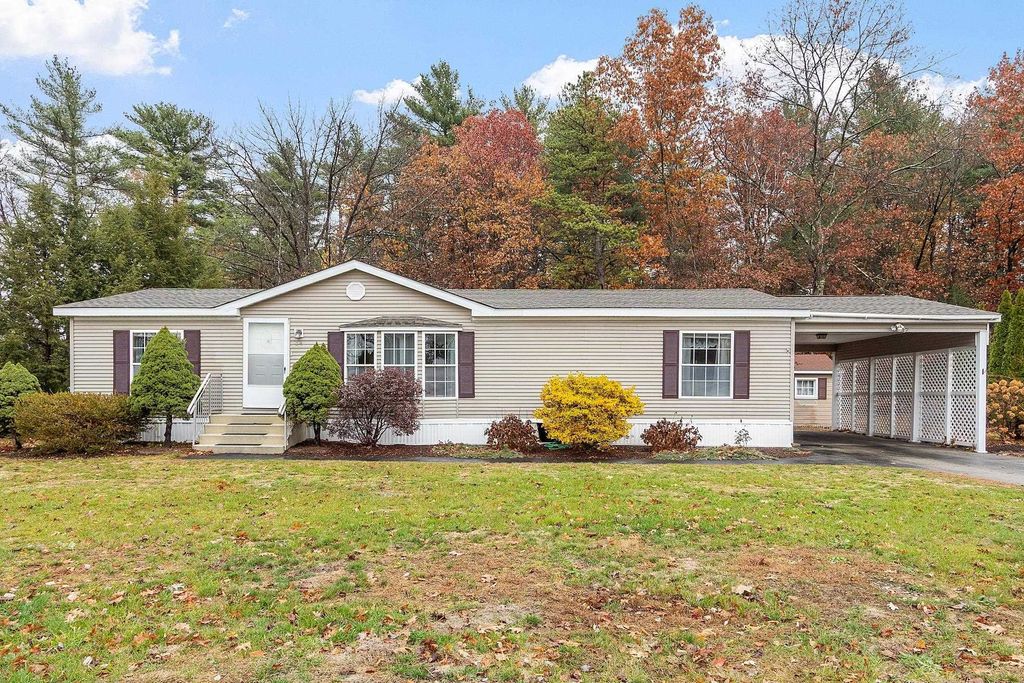 Photo of 34 Dianne Street, Nashua, NH 03062 (MLS # 5073653)