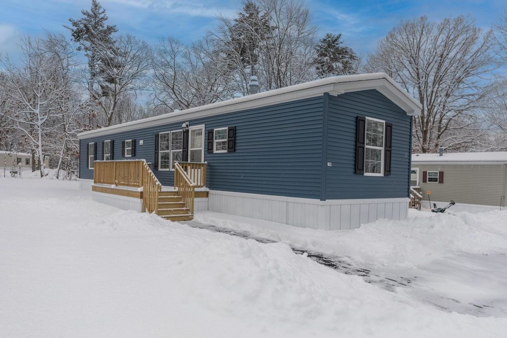 Photo of 108 Colonial Village, Somersworth, NH 03878 (MLS # 5074509)