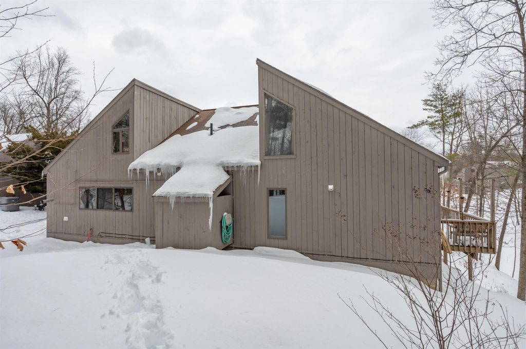 Photo of 44 Coburn Woods Avenue #44, Nashua, NH 03063 (MLS # 5076555)