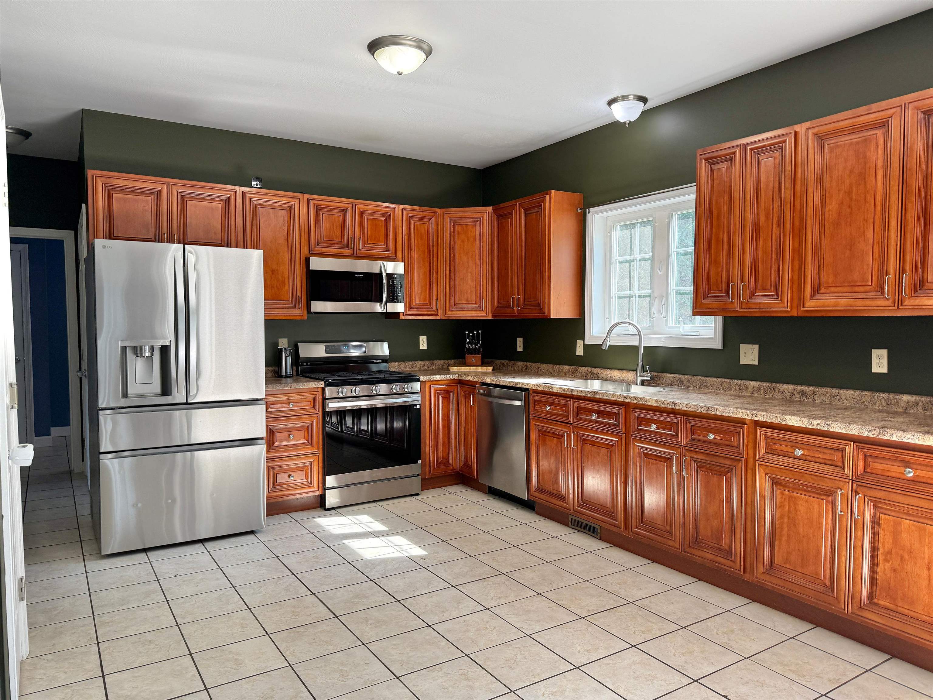 233 North Stark Highway