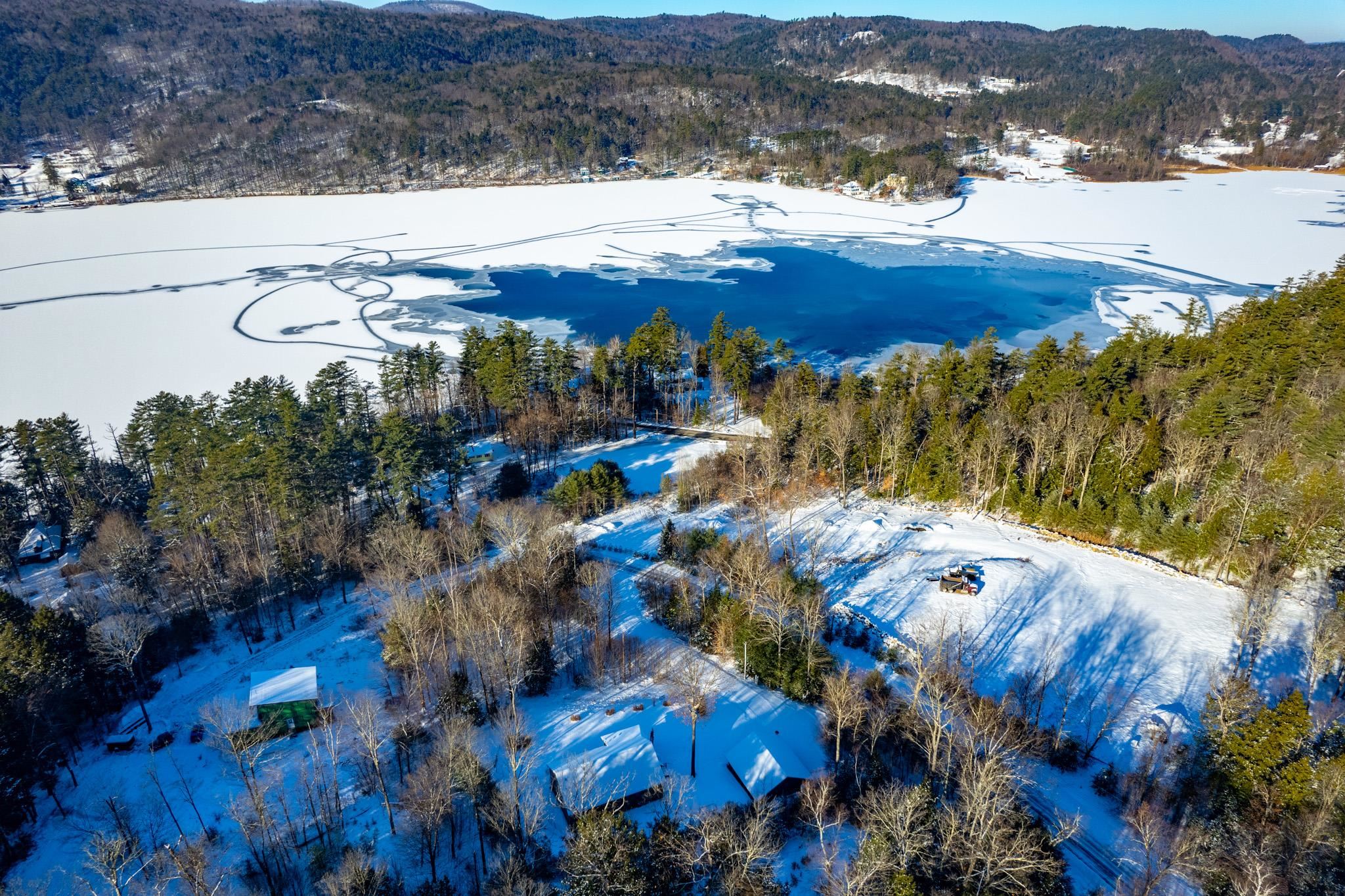 Fairlee, Vermont 05045, United States, 3 Bedrooms Bedrooms, ,2 BathroomsBathrooms,Residential,Pending,19520