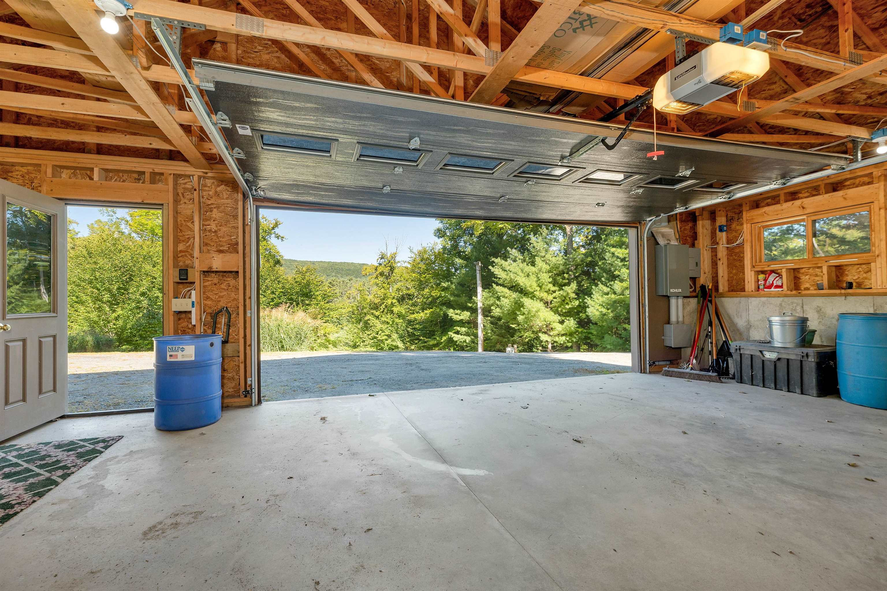 Fairlee, Vermont 05045, United States, 3 Bedrooms Bedrooms, ,2 BathroomsBathrooms,Residential,Pending,19520