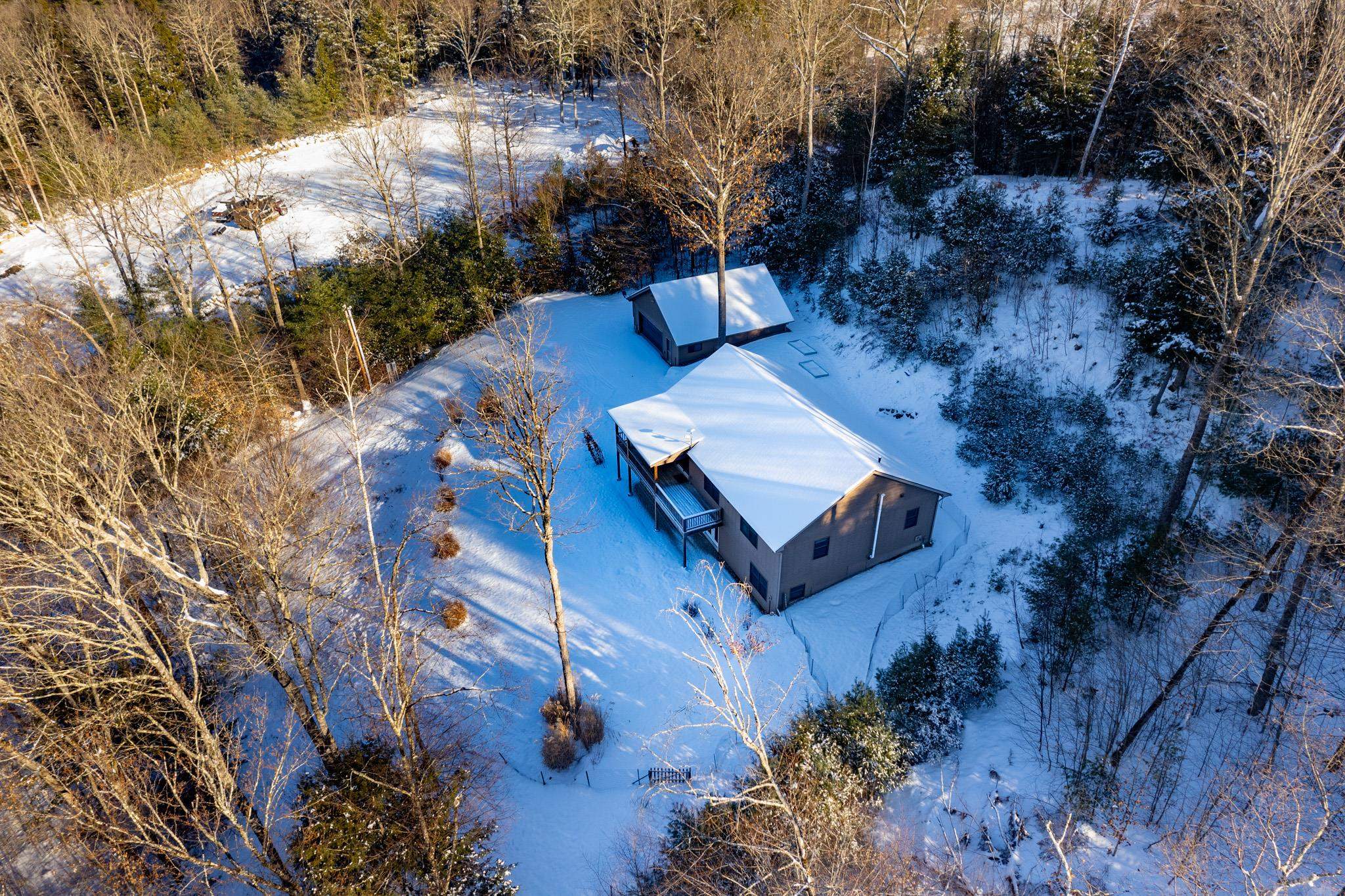 Fairlee, Vermont 05045, United States, 3 Bedrooms Bedrooms, ,2 BathroomsBathrooms,Residential,Pending,19520