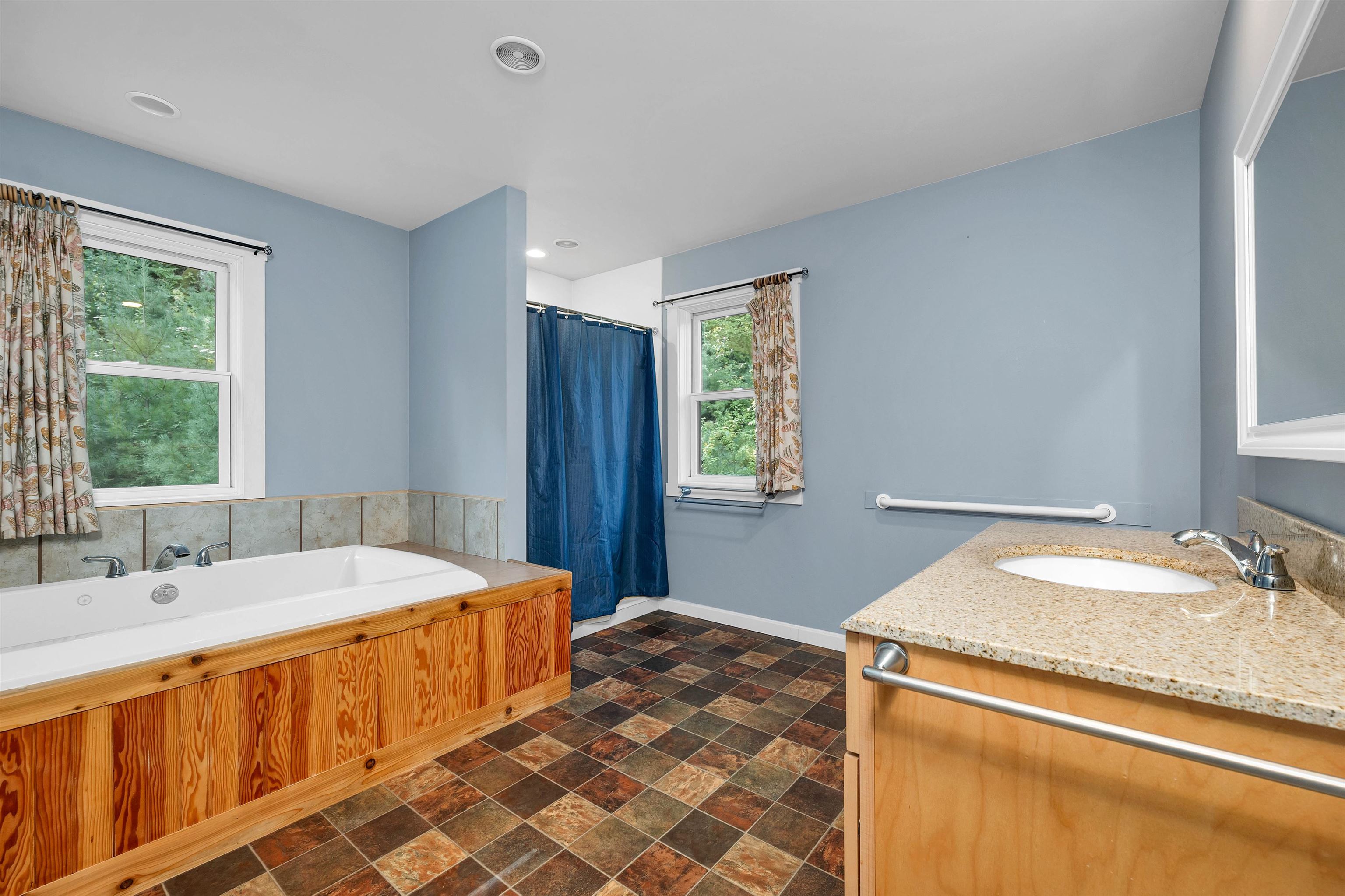 Fairlee, Vermont 05045, United States, 3 Bedrooms Bedrooms, ,2 BathroomsBathrooms,Residential,Pending,19520