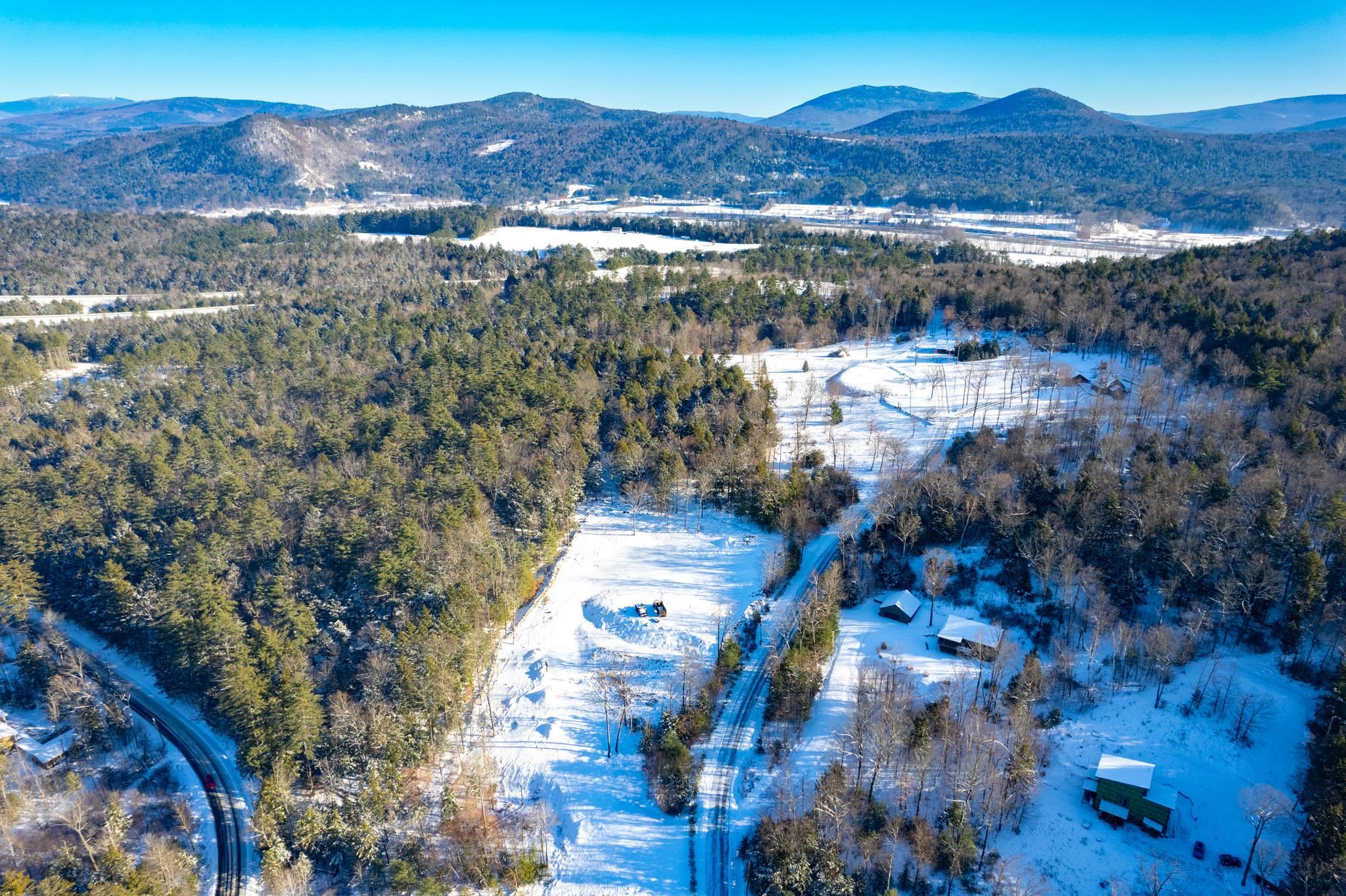 Fairlee, Vermont 05045, United States, 3 Bedrooms Bedrooms, ,2 BathroomsBathrooms,Residential,Pending,19520