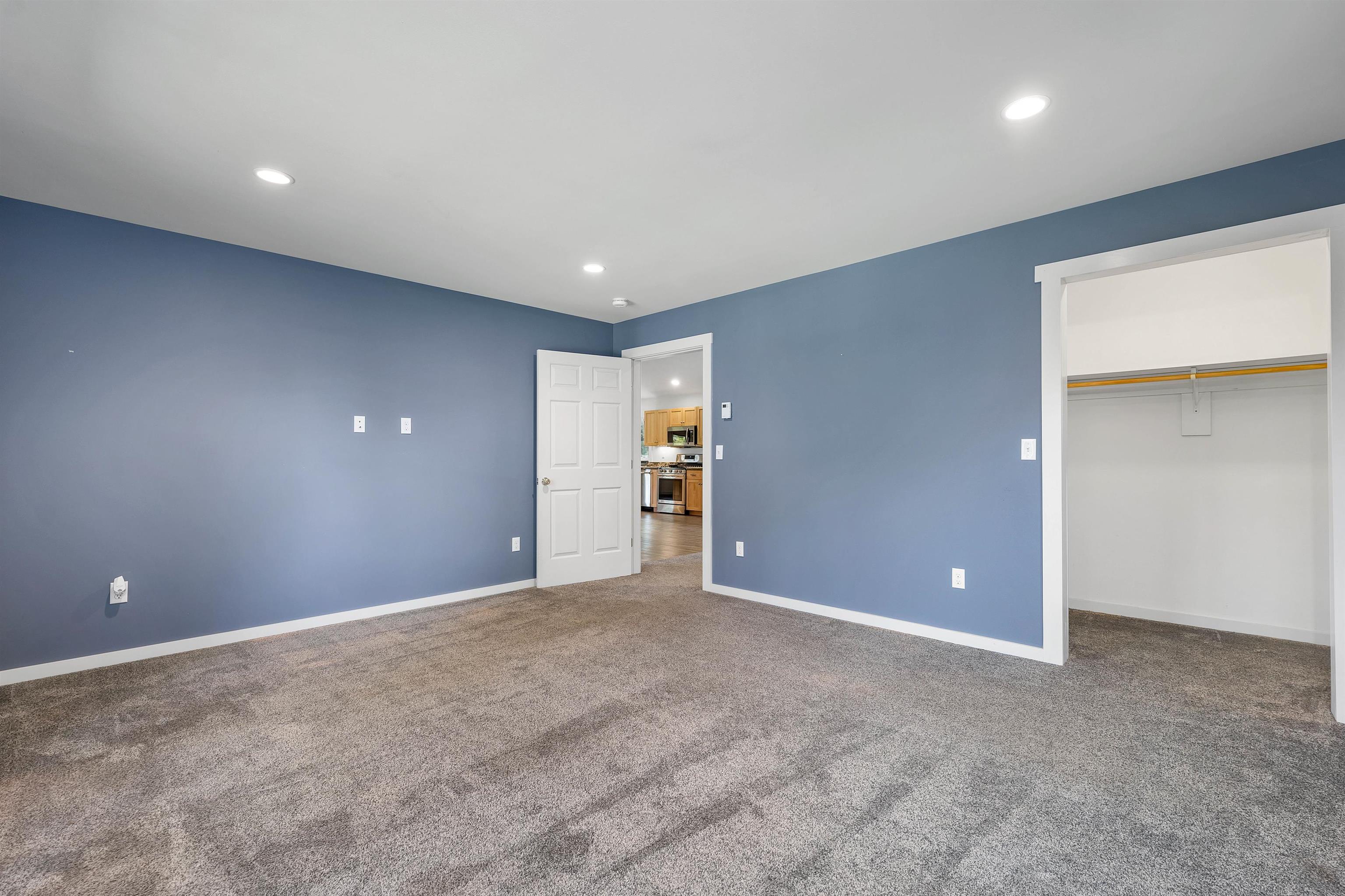 Fairlee, Vermont 05045, United States, 3 Bedrooms Bedrooms, ,2 BathroomsBathrooms,Residential,Pending,19520