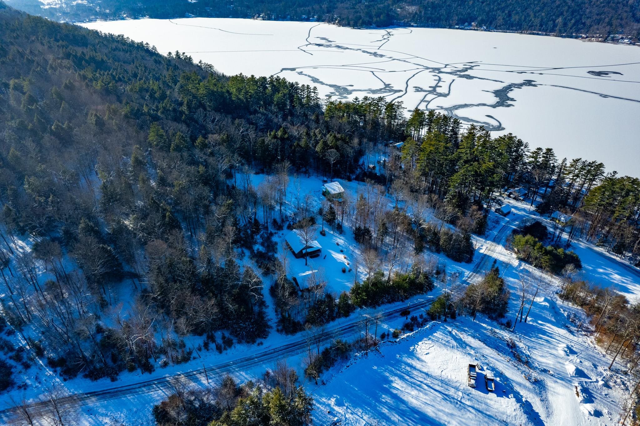 Fairlee, Vermont 05045, United States, 3 Bedrooms Bedrooms, ,2 BathroomsBathrooms,Residential,Pending,19520