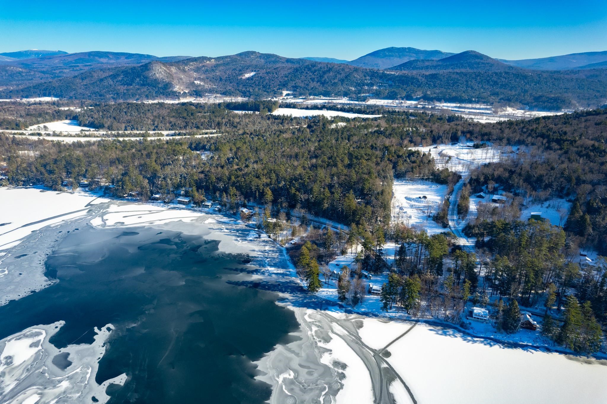 Fairlee, Vermont 05045, United States, 3 Bedrooms Bedrooms, ,2 BathroomsBathrooms,Residential,Pending,19520