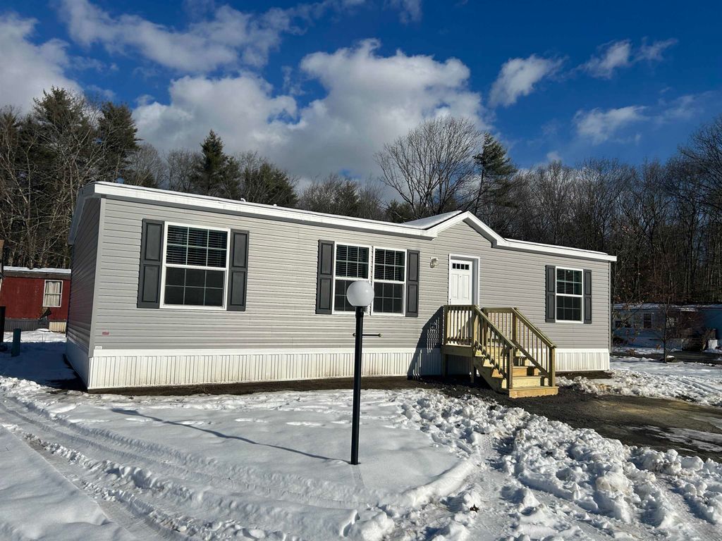 Photo of 11 Country Ridge Park, Rochester, NH 03867 (MLS # 5072119)