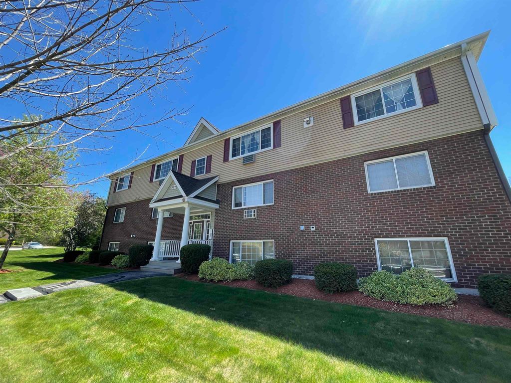 Photo of 3991 Old Brown Avenue #113, Manchester, NH 03103 (MLS # 5082212)