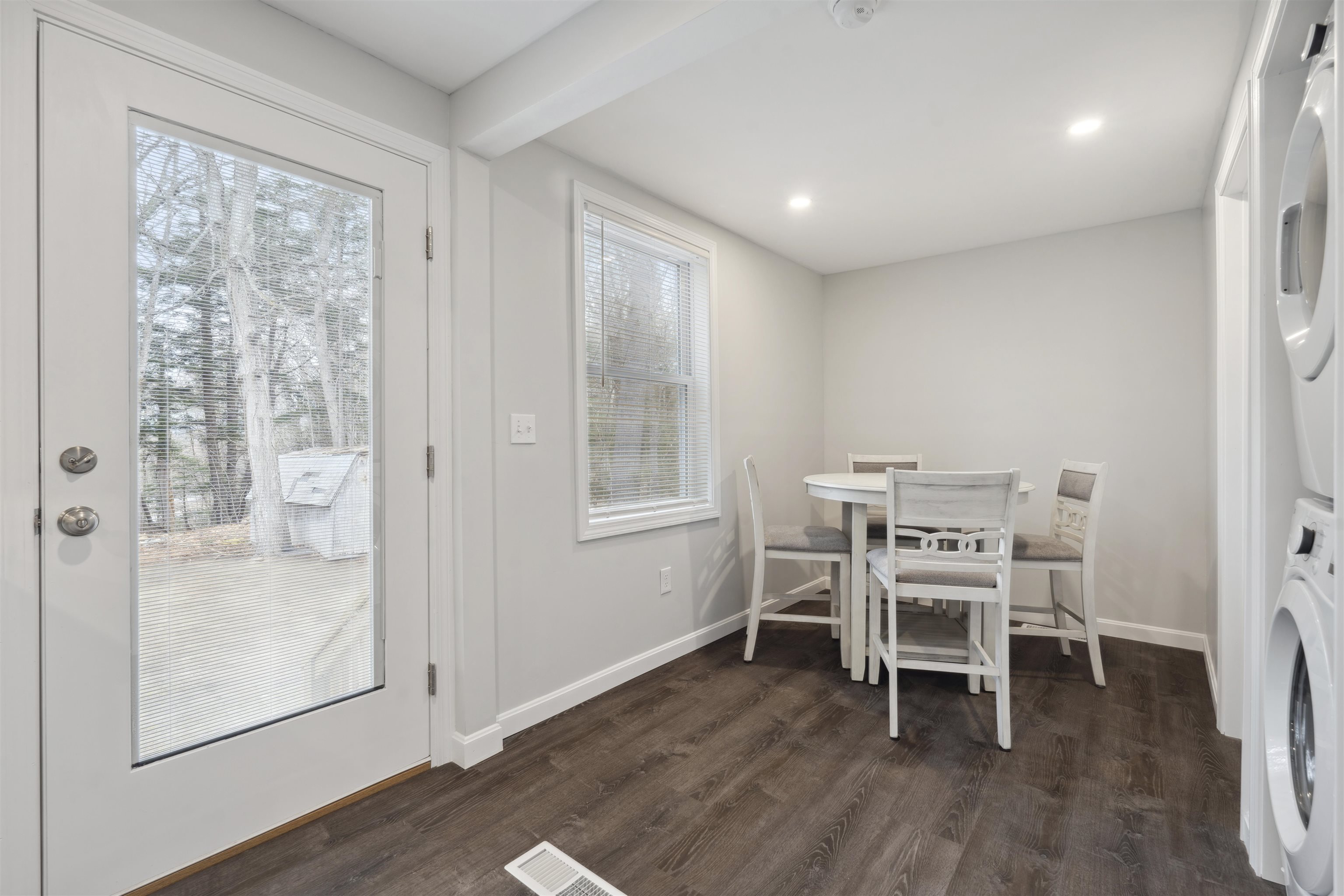 585 N Ashland Road