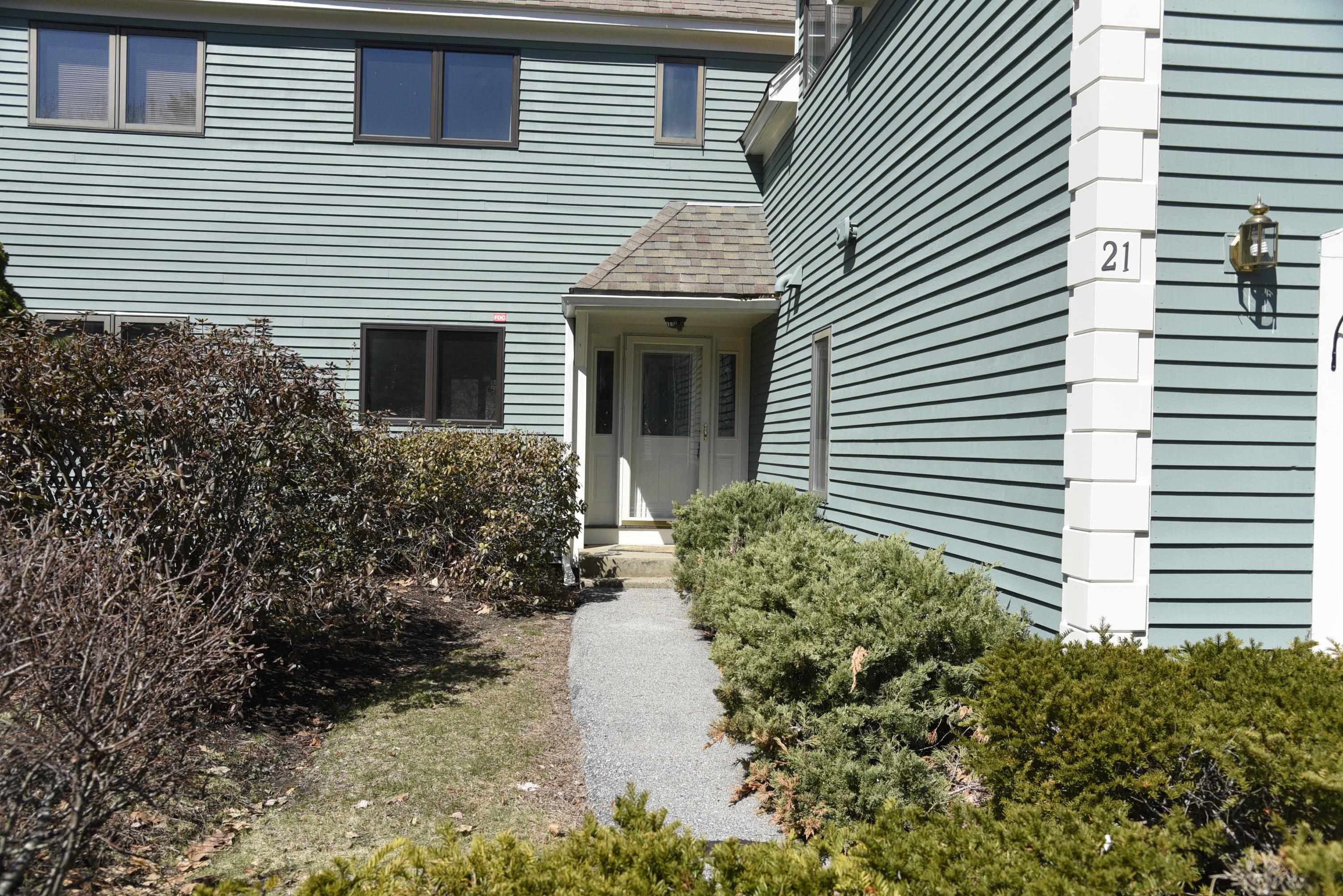 21 Clearwater Drive 21