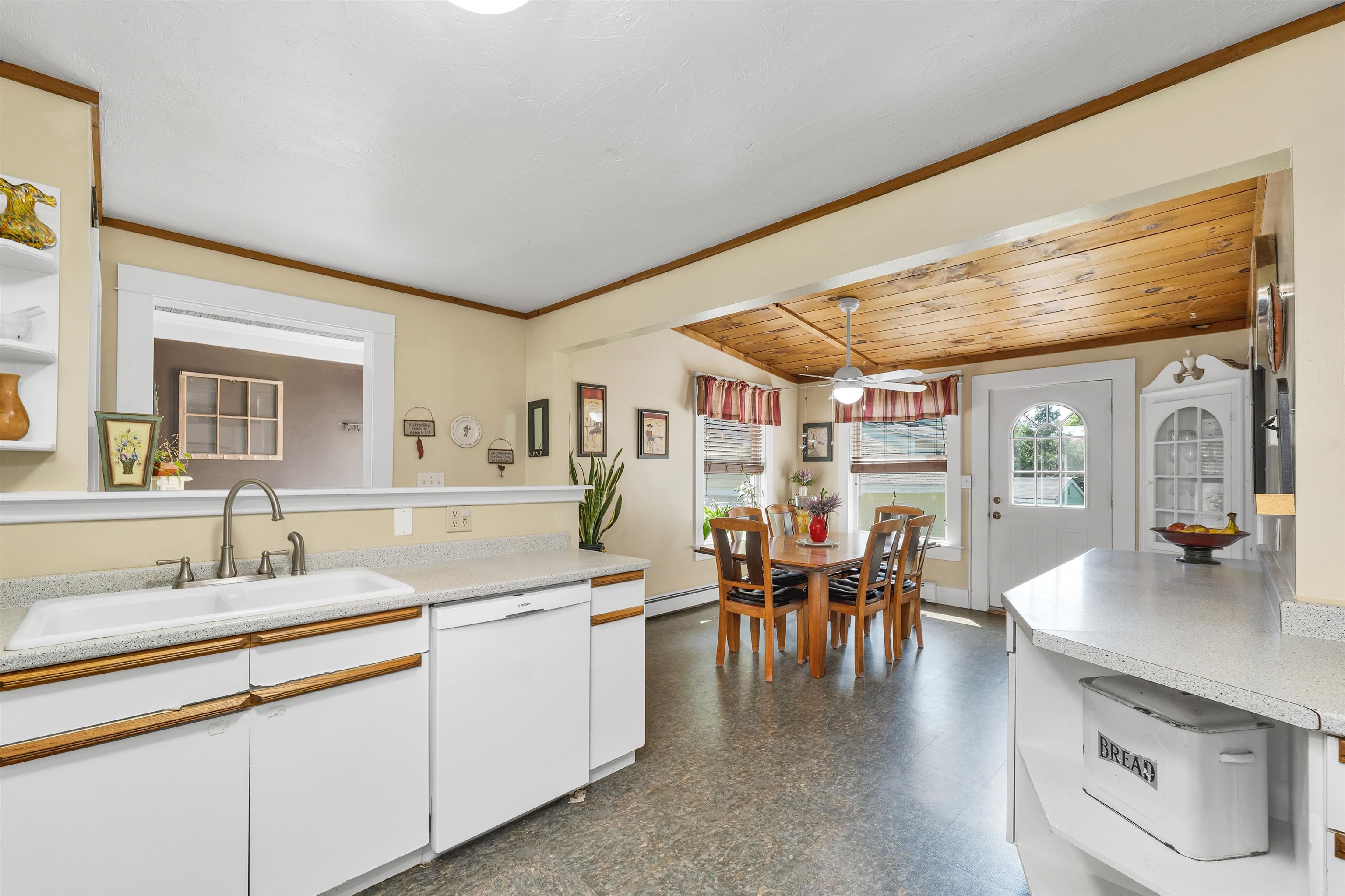 Laconia, New Hampshire 03246, United States, 4 Bedrooms Bedrooms, ,2 BathroomsBathrooms,Residential,Pending,151346