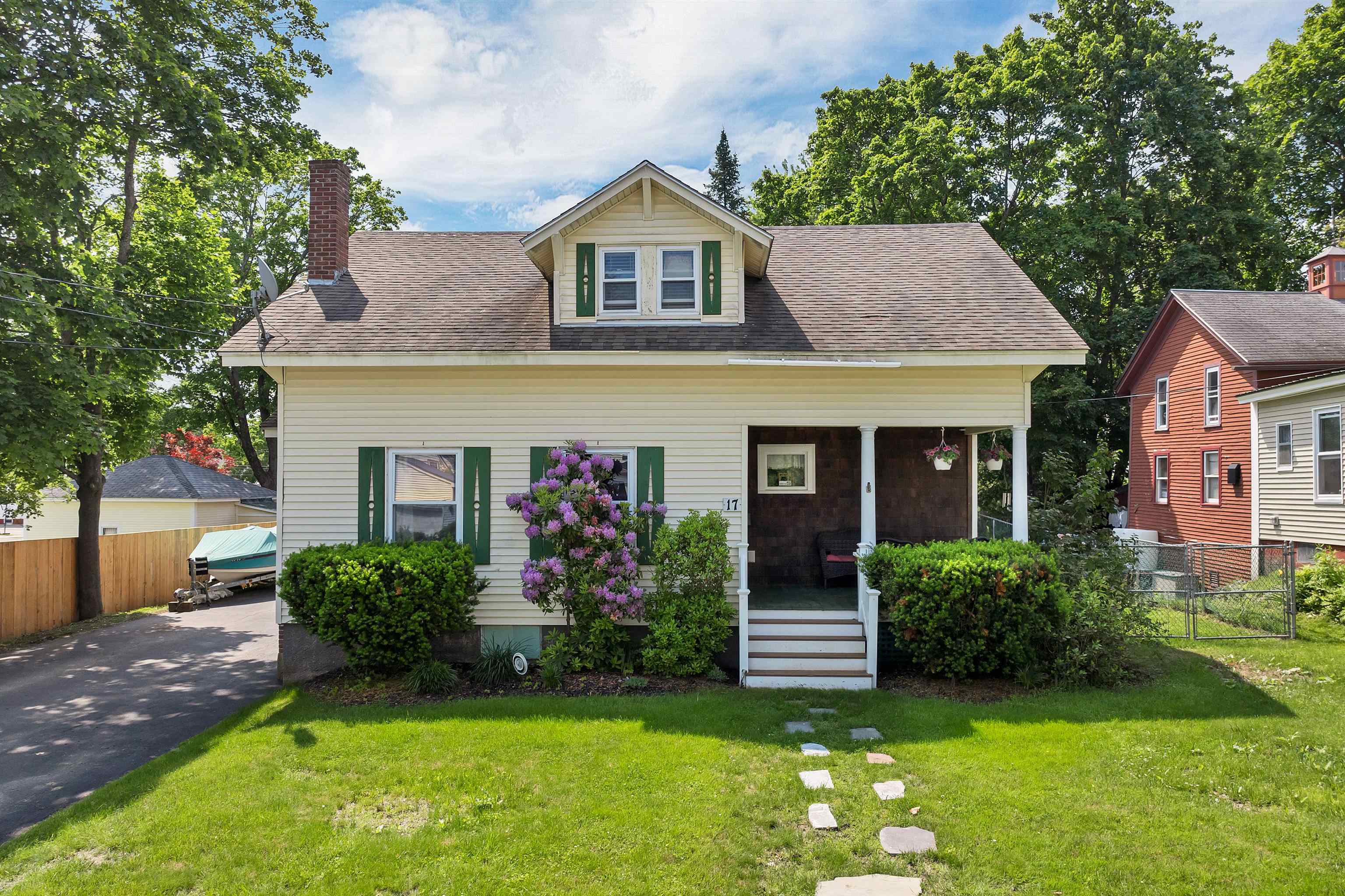 17 Oak Street