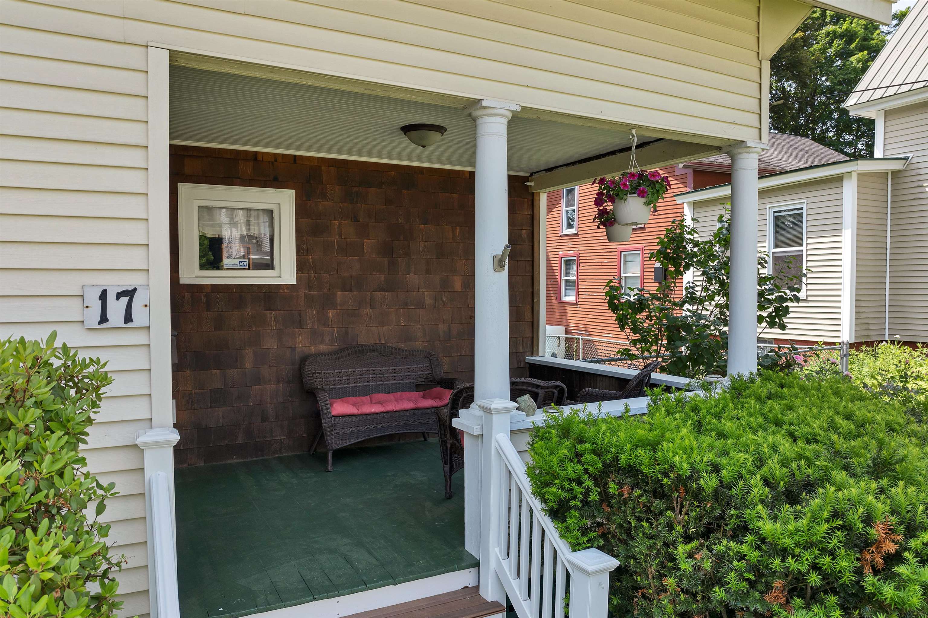 Laconia, New Hampshire 03246, United States, 4 Bedrooms Bedrooms, ,2 BathroomsBathrooms,Residential,Pending,151346