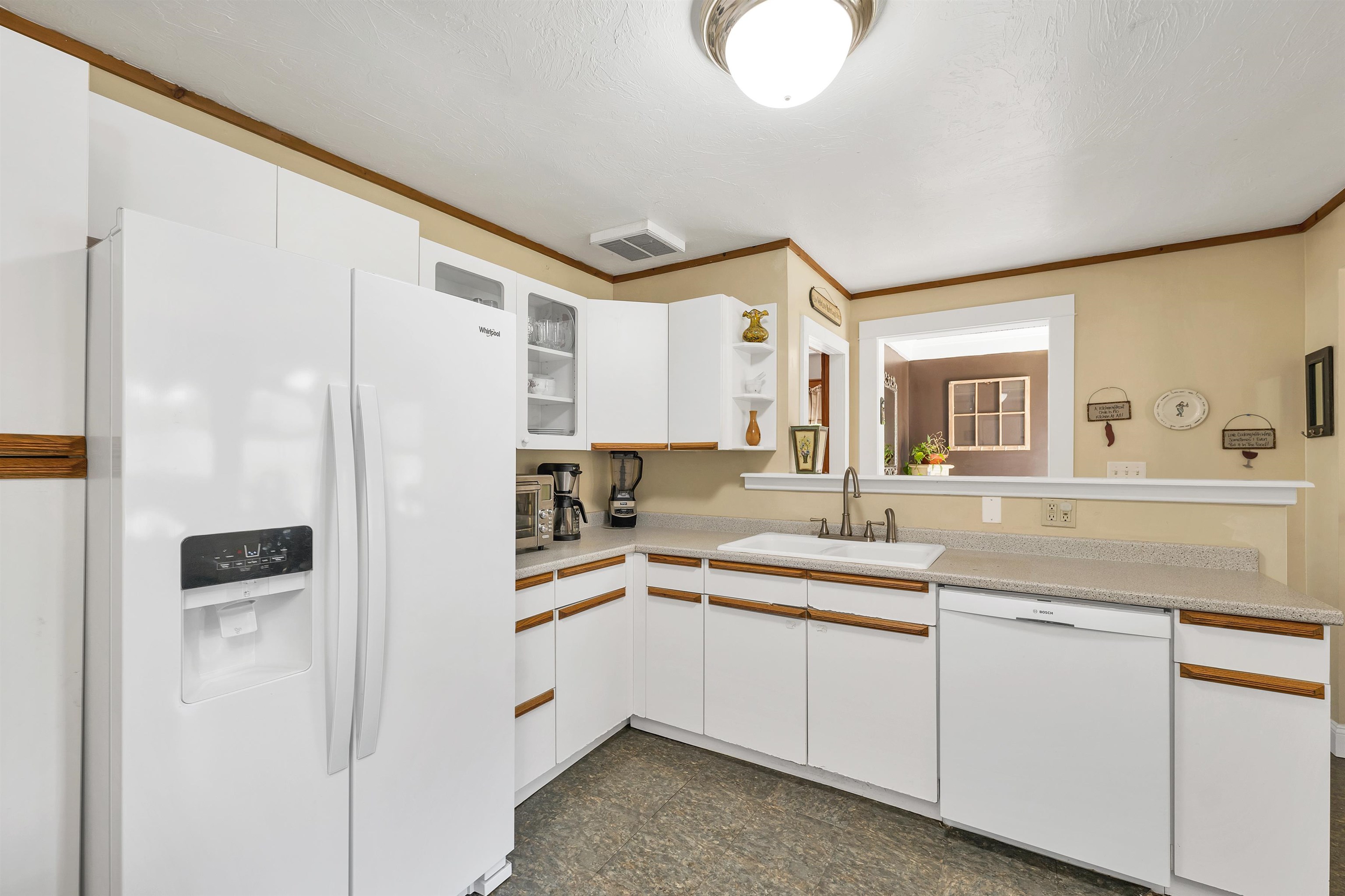 Laconia, New Hampshire 03246, United States, 4 Bedrooms Bedrooms, ,2 BathroomsBathrooms,Residential,Pending,151346