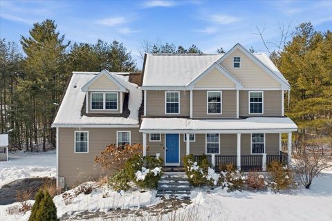 10 Berlang Road Londonderry NH 03053