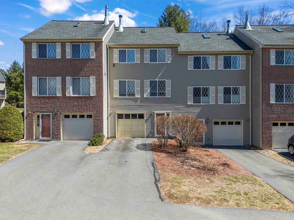 Photo of 5 Lynn Drive, Merrimack, NH 03054 (MLS # 5067686)