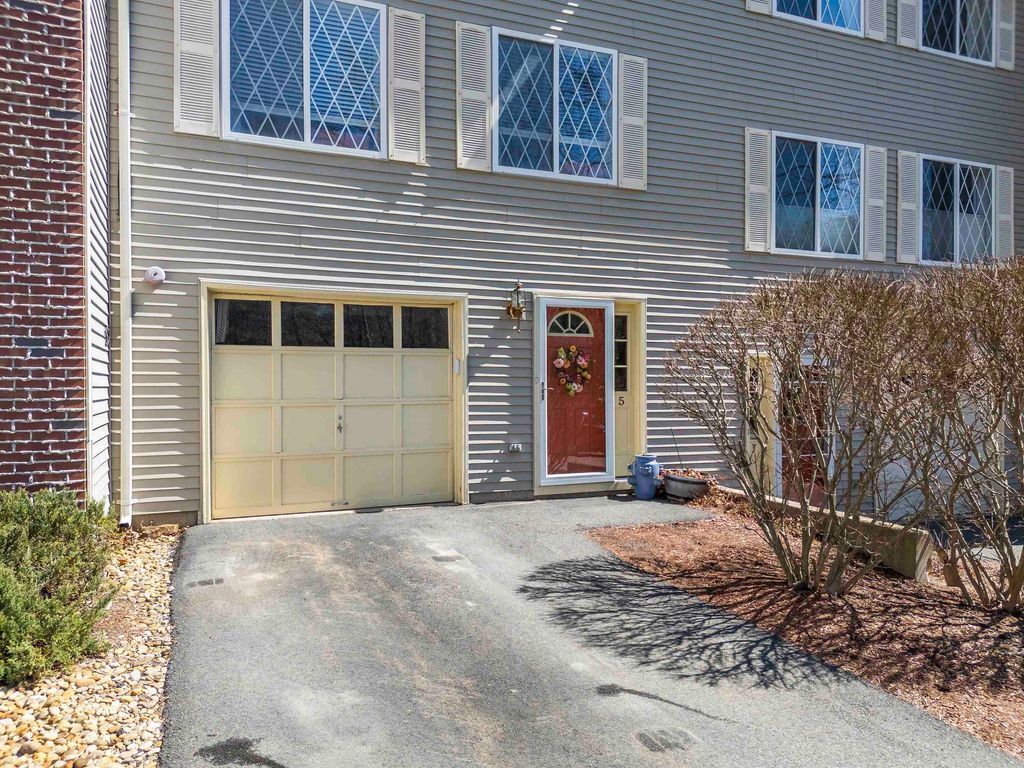 Photo of 5 Lynn Drive, Merrimack, NH 03054 (MLS # 5067686)