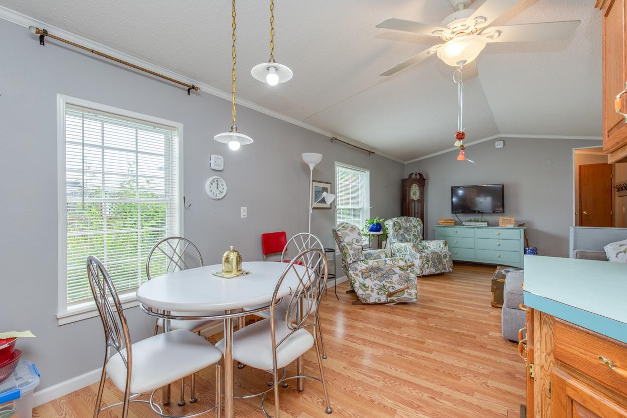 Concord, New Hampshire 03303, United States, 2 Bedrooms Bedrooms, ,2 BathroomsBathrooms,Residential,Active,166964